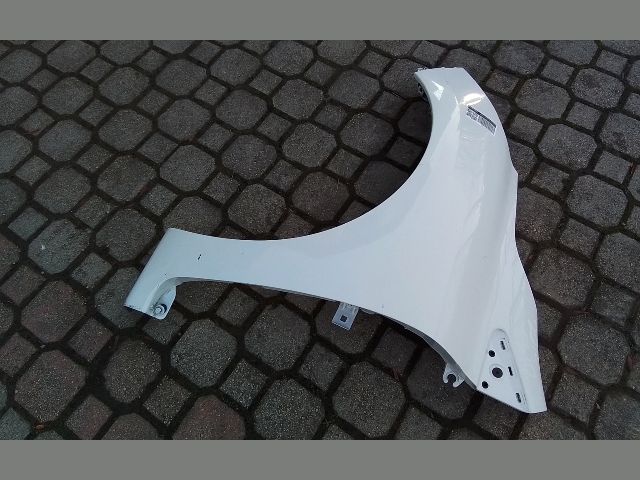 bontott RENAULT CLIO IV Bal első Sárvédő