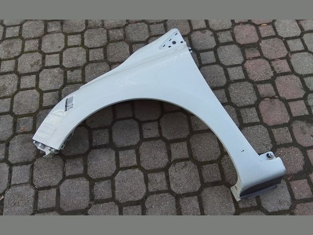 bontott RENAULT CLIO IV Bal első Sárvédő