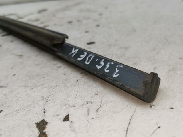 bontott RENAULT CLIO IV Bal első Vízlehúzó Gumicsík