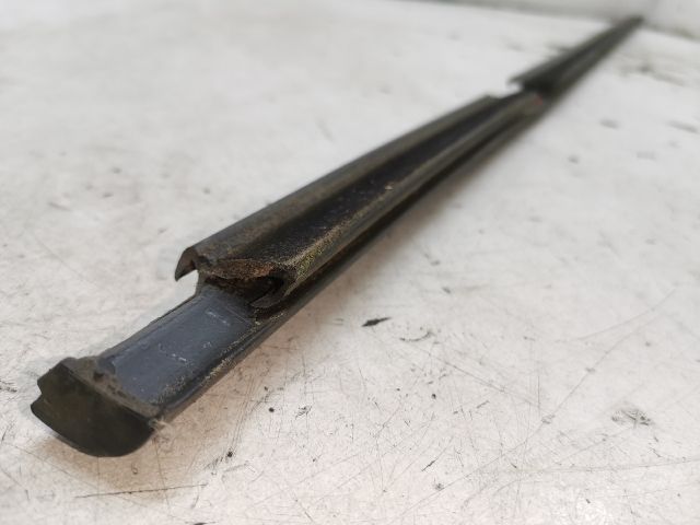 bontott RENAULT CLIO IV Bal első Vízlehúzó Gumicsík