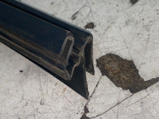 bontott RENAULT CLIO IV Bal első Vízlehúzó Gumicsík