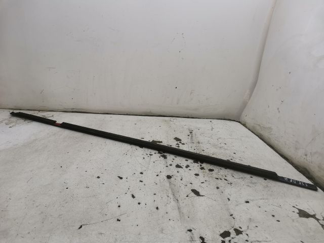 bontott RENAULT CLIO IV Bal első Vízlehúzó Gumicsík