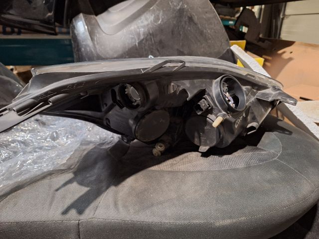 bontott RENAULT CLIO IV Bal Fényszóró