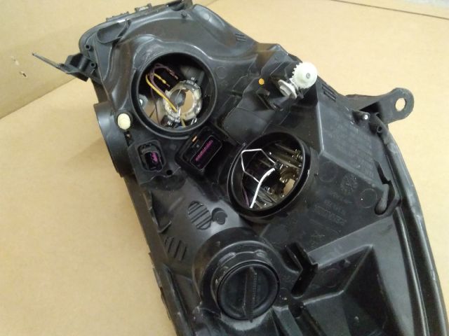 bontott RENAULT CLIO IV Bal Fényszóró