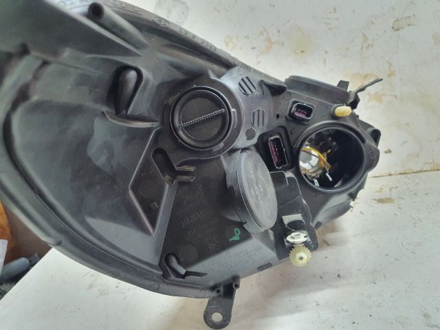 bontott RENAULT CLIO IV Bal Fényszóró