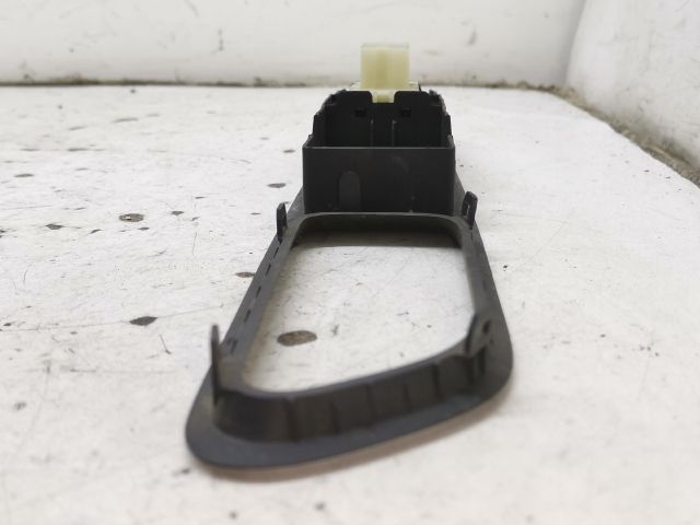 bontott RENAULT CLIO IV Bal hátsó Ablakemelő Kapcsoló