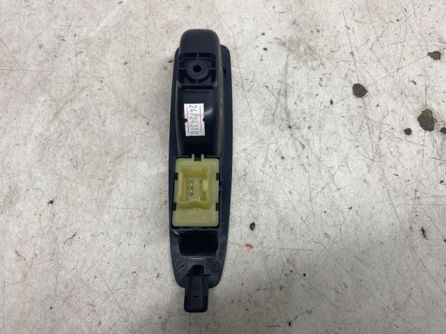 bontott RENAULT CLIO IV Bal hátsó Ablakemelő Kapcsoló