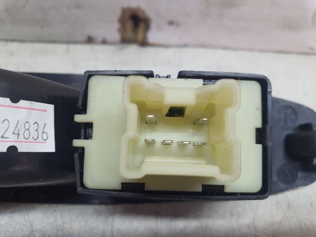 bontott RENAULT CLIO IV Bal hátsó Ablakemelő Kapcsoló