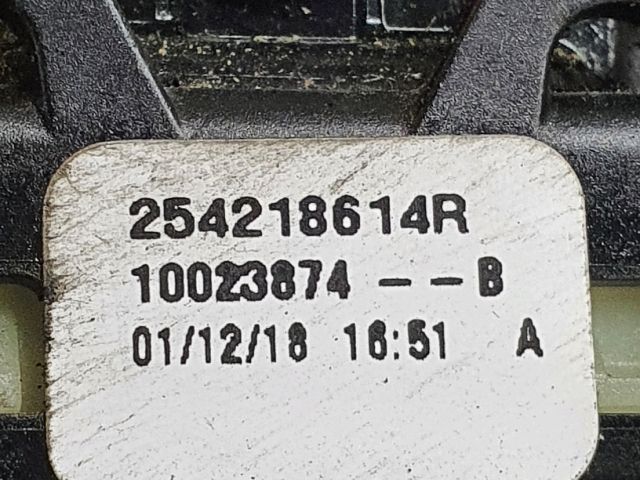 bontott RENAULT CLIO IV Bal hátsó Ablakemelő Kapcsoló