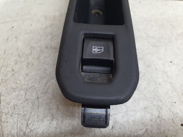 bontott RENAULT CLIO IV Bal hátsó Ablakemelő Kapcsoló