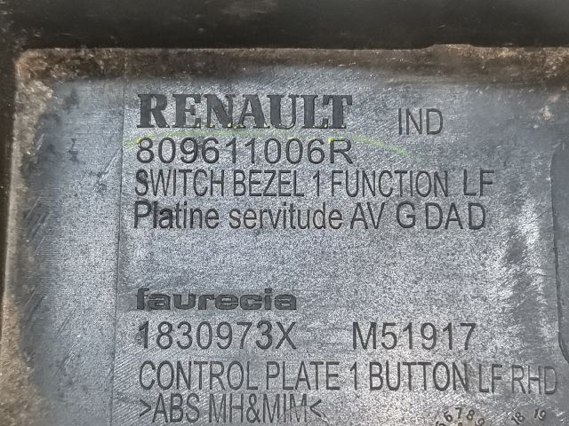 bontott RENAULT CLIO IV Bal hátsó Ablakemelő Kapcsoló