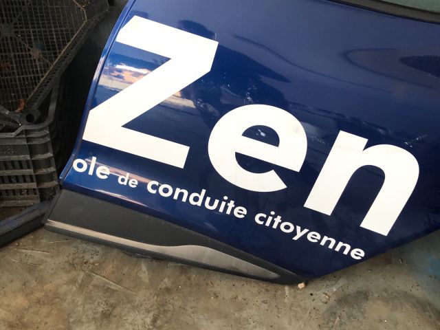 bontott RENAULT CLIO IV Bal hátsó Ajtó (Részeivel)