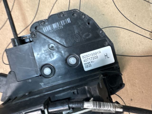 bontott RENAULT CLIO IV Bal hátsó Ajtózár