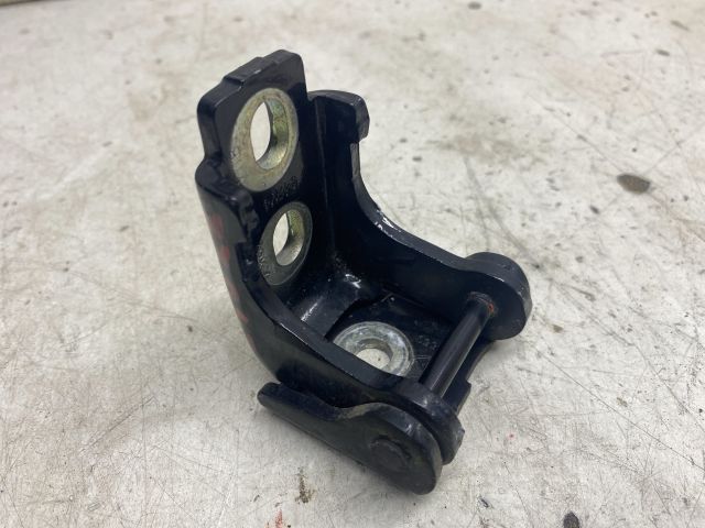 bontott RENAULT CLIO IV Bal hátsó Alsó Zsanér