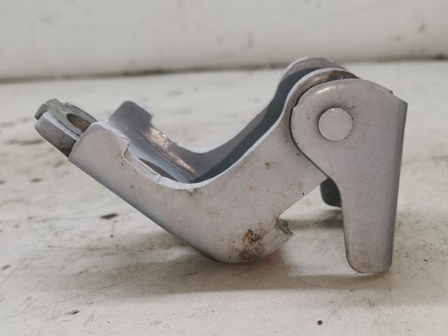 bontott RENAULT CLIO IV Bal hátsó Alsó Zsanér