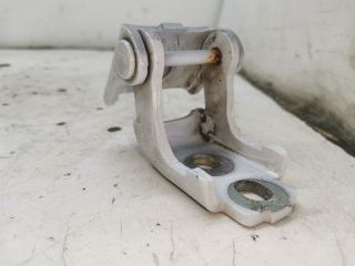 bontott RENAULT CLIO IV Bal hátsó Alsó Zsanér