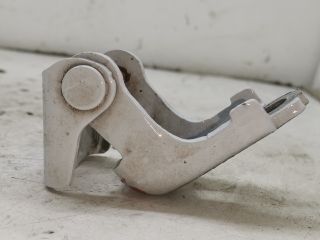 bontott RENAULT CLIO IV Bal hátsó Alsó Zsanér