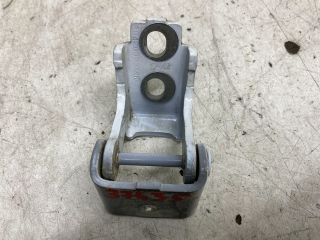 bontott RENAULT CLIO IV Bal hátsó Alsó Zsanér