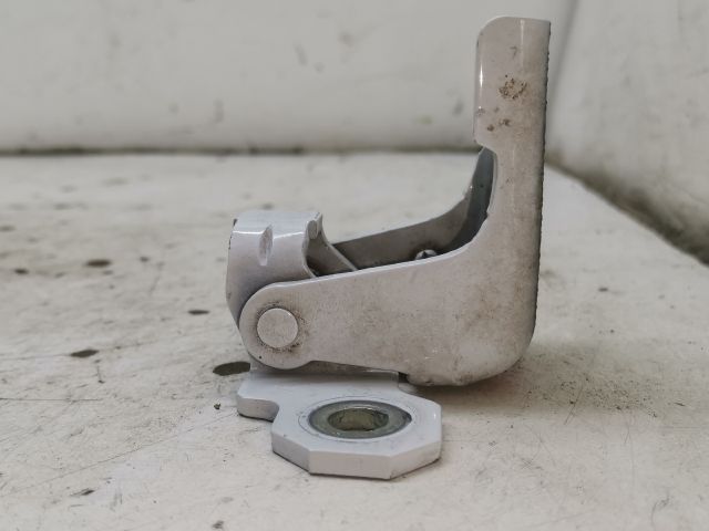 bontott RENAULT CLIO IV Bal hátsó Felső Zsanér