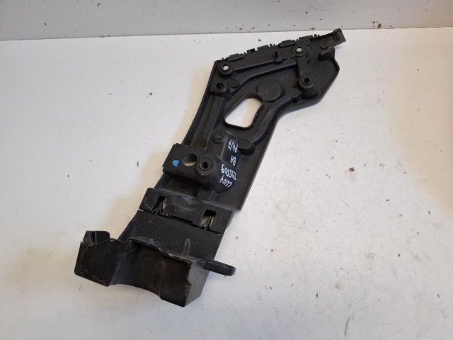 bontott RENAULT CLIO IV Bal hátsó Oldal Lökhárító Tartó (Műanyag)