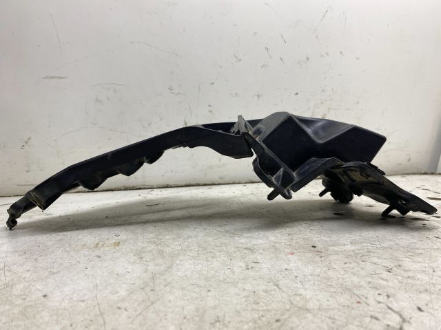 bontott RENAULT CLIO IV Bal hátsó Oldal Lökhárító Tartó (Műanyag)