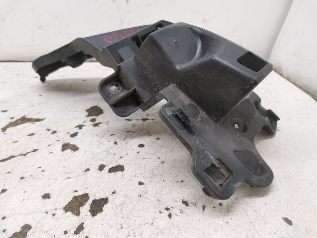 bontott RENAULT CLIO IV Bal hátsó Oldal Lökhárító Tartó (Műanyag)