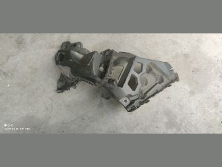 bontott RENAULT CLIO IV Bal hátsó Oldal Lökhárító Tartó (Műanyag)