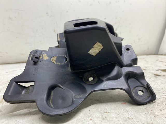 bontott RENAULT CLIO IV Bal hátsó Oldal Lökhárító Tartó (Műanyag)