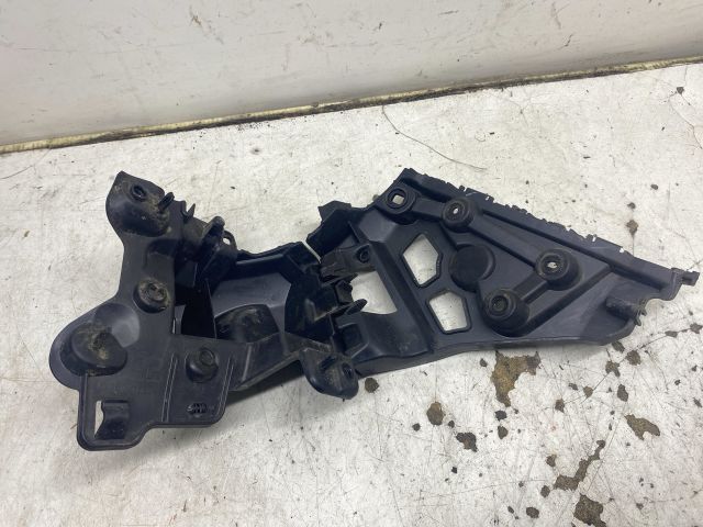 bontott RENAULT CLIO IV Bal hátsó Oldal Lökhárító Tartó (Műanyag)