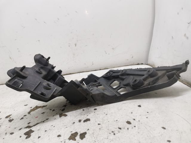 bontott RENAULT CLIO IV Bal hátsó Oldal Lökhárító Tartó (Műanyag)