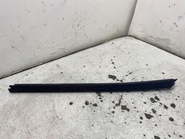 bontott RENAULT CLIO IV Bal hátsó Vízlehúzó Gumicsík