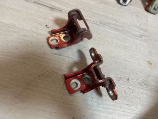 bontott RENAULT CLIO IV Bal hátsó Zsanér