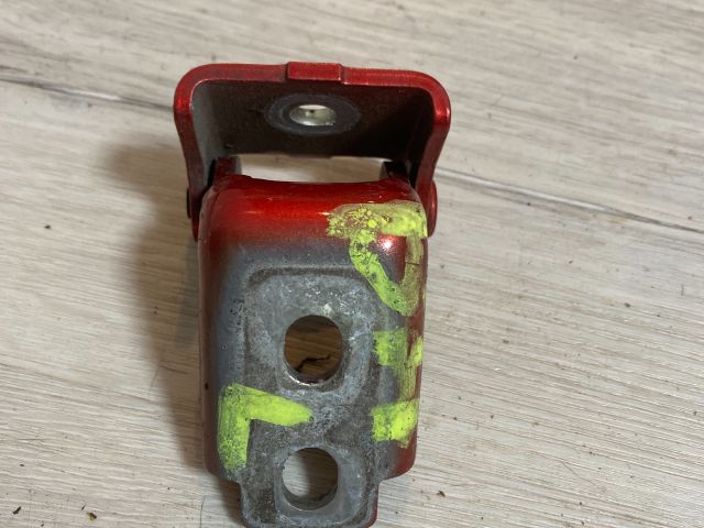 bontott RENAULT CLIO IV Bal hátsó Zsanér