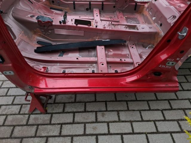 bontott RENAULT CLIO IV Bal Küszöb