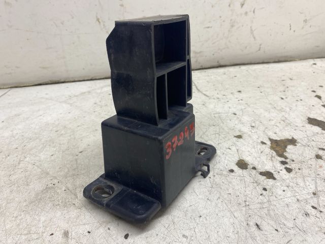 bontott RENAULT CLIO IV Bal Lökhárító Tartó Nyúlványvég