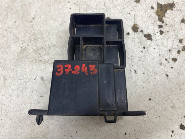 bontott RENAULT CLIO IV Bal Lökhárító Tartó Nyúlványvég