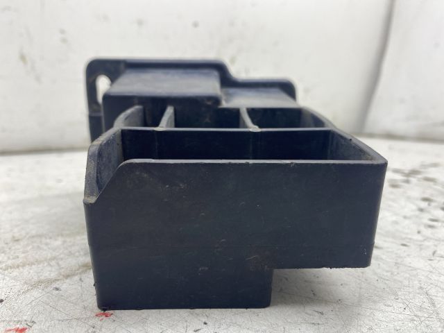 bontott RENAULT CLIO IV Bal Lökhárító Tartó Nyúlványvég