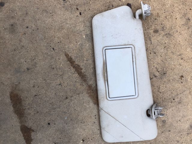 bontott RENAULT CLIO IV Bal Napellenző