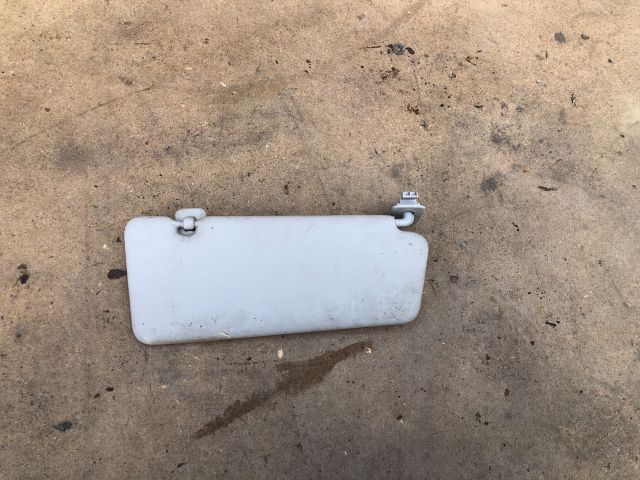 bontott RENAULT CLIO IV Bal Napellenző