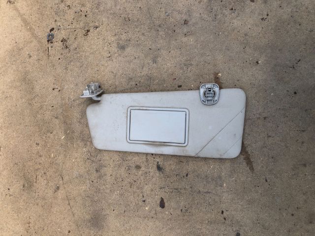 bontott RENAULT CLIO IV Bal Napellenző