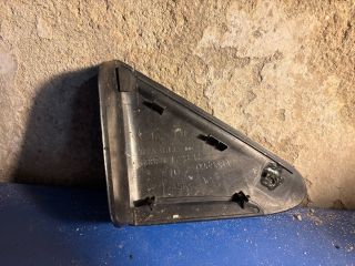 bontott RENAULT CLIO IV Bal Sárvédő Csavar Burkolat