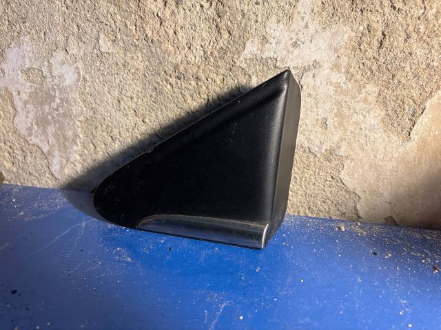 bontott RENAULT CLIO IV Bal Sárvédő Csavar Burkolat