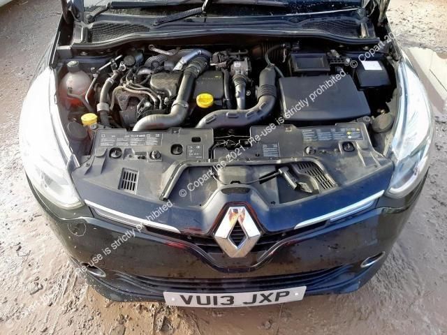 bontott RENAULT CLIO IV Biztosítéktábla Csomagtér