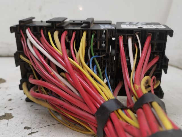 bontott RENAULT CLIO IV Biztosítéktábla Utastér