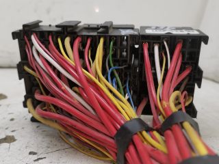 bontott RENAULT CLIO IV Biztosítéktábla Utastér