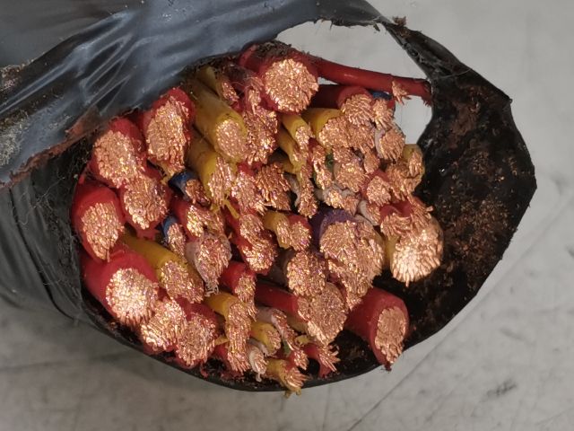 bontott RENAULT CLIO IV Biztosítéktábla Utastér