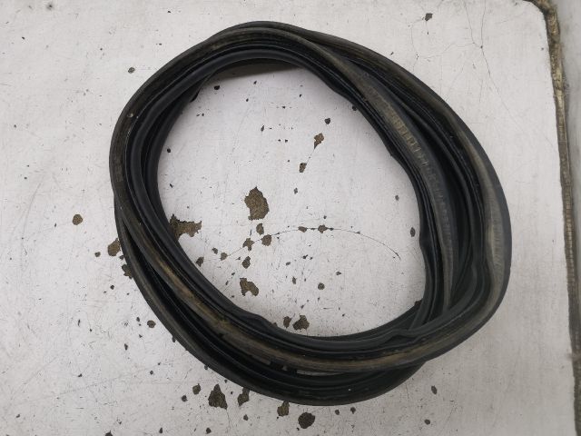 bontott RENAULT CLIO IV Csomagtérajtó Gumikéder