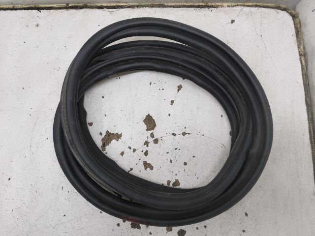 bontott RENAULT CLIO IV Csomagtérajtó Gumikéder