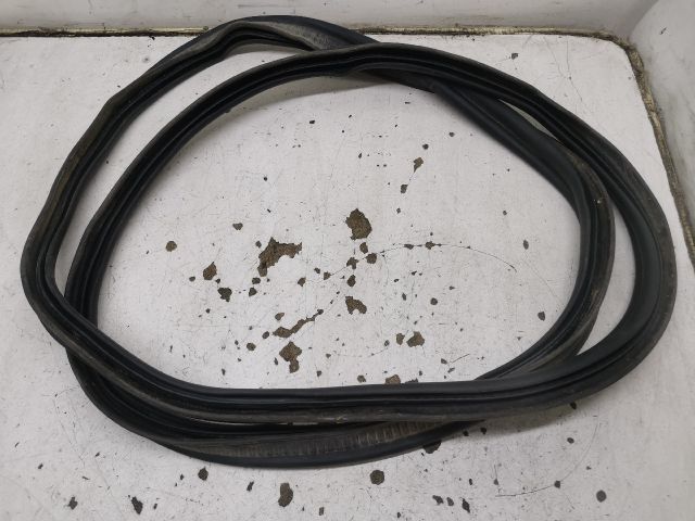 bontott RENAULT CLIO IV Csomagtérajtó Gumikéder