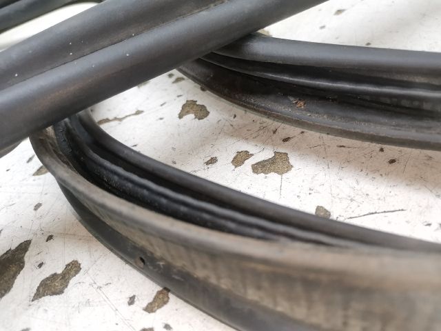 bontott RENAULT CLIO IV Csomagtérajtó Gumikéder